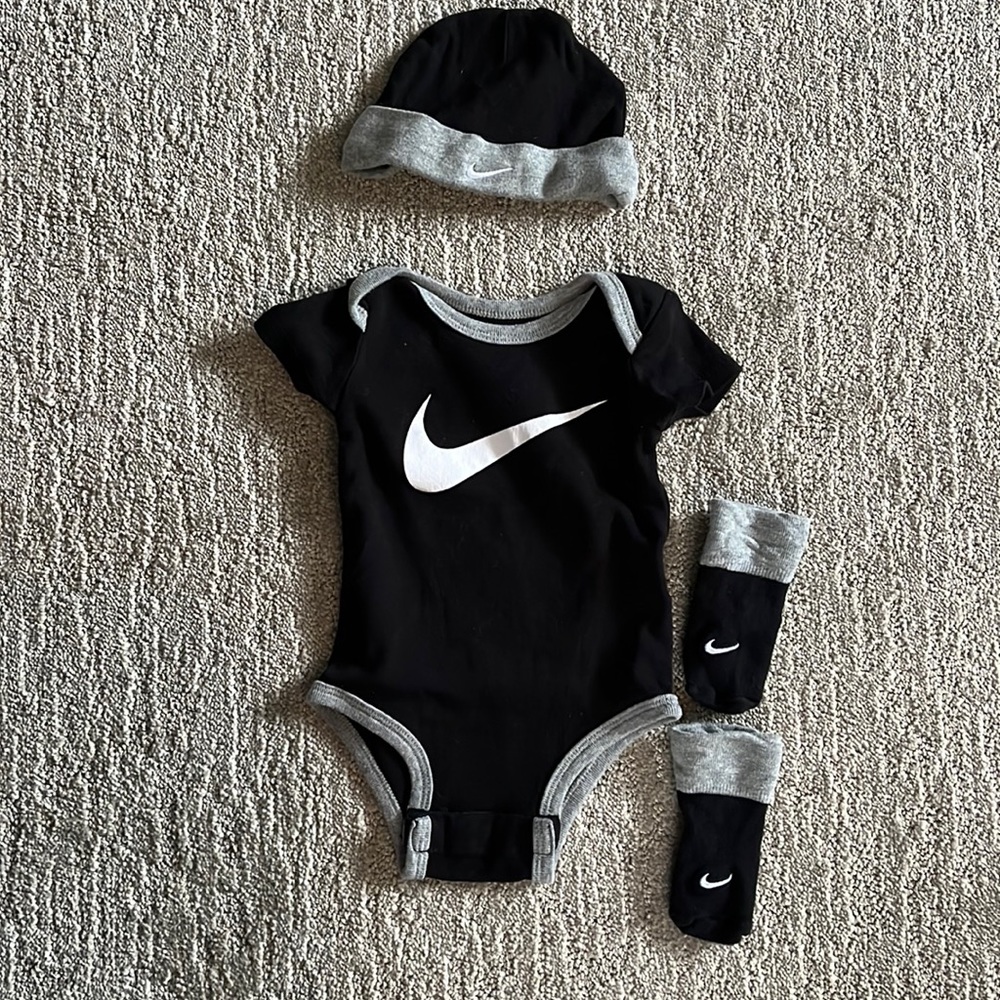 Nike onsie set